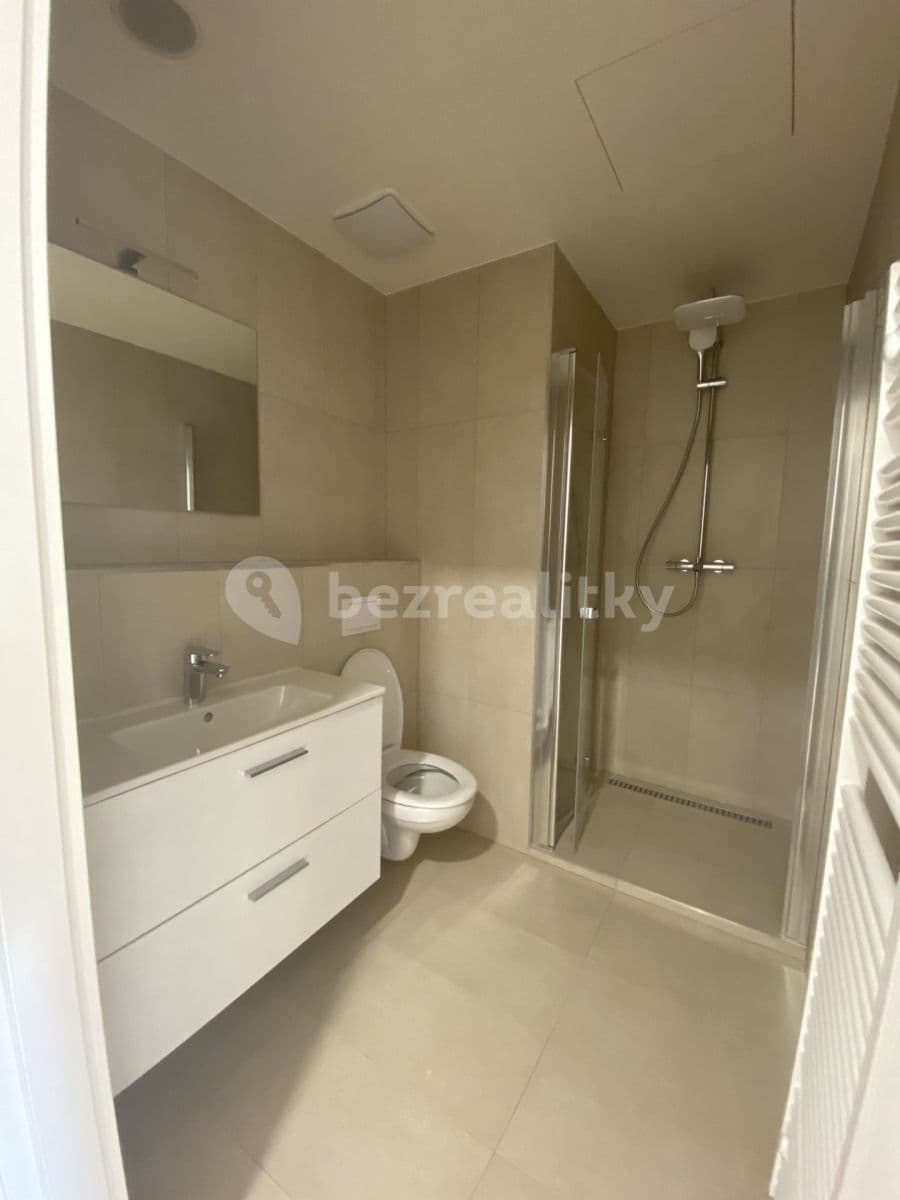 Prenájom bytu 1-izbový 27 m², Perucká, Praha, Praha Prenájom bytu 1-izbový 27 m², Perucká, Praha, Praha