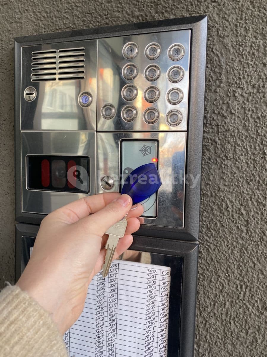 Prenájom bytu 1-izbový 27 m², Perucká, Praha, Praha Prenájom bytu 1-izbový 27 m², Perucká, Praha, Praha