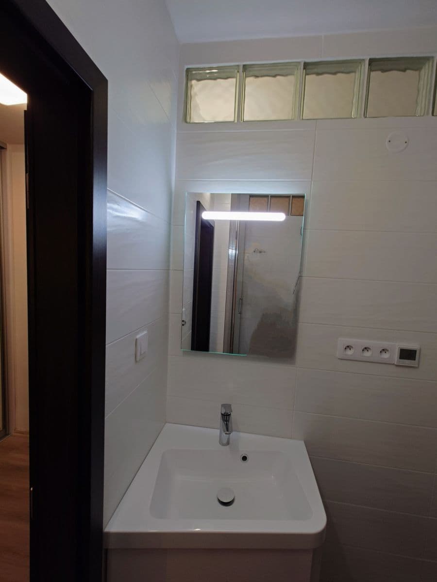 Prenájom bytu 2-izbový 48 m², Jordana Jovkova, Praha, Praha Prenájom bytu 2-izbový 48 m², Jordana Jovkova, Praha, Praha