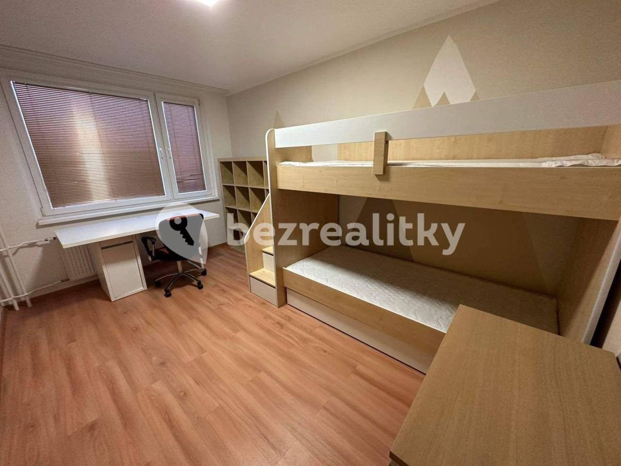 Prenájom bytu 3-izbový 72 m², Skuteckého, Praha, Praha