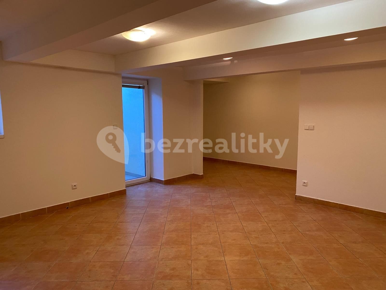 Prenájom bytu 1-izbový 45 m², U Strže, Praha, Praha Prenájom bytu 1-izbový 45 m², U Strže, Praha, Praha