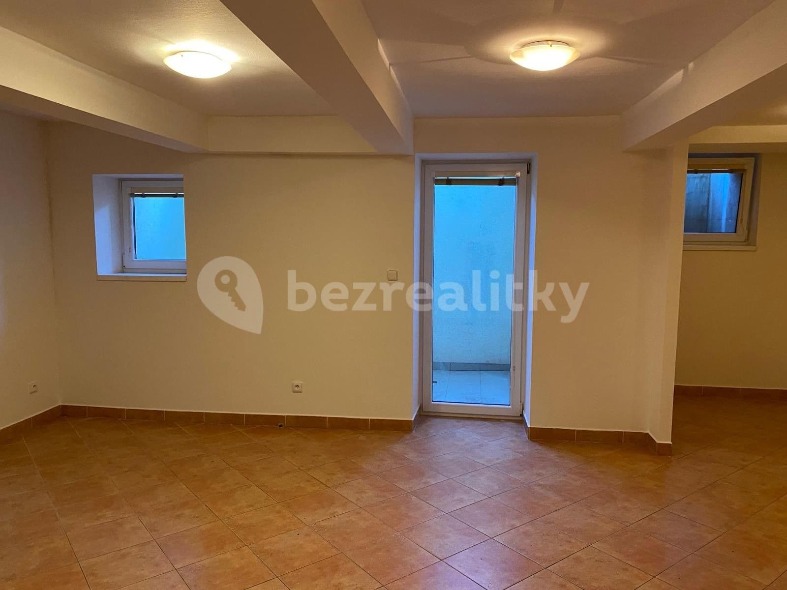 Prenájom bytu 1-izbový 45 m², U Strže, Praha, Praha Prenájom bytu 1-izbový 45 m², U Strže, Praha, Praha
