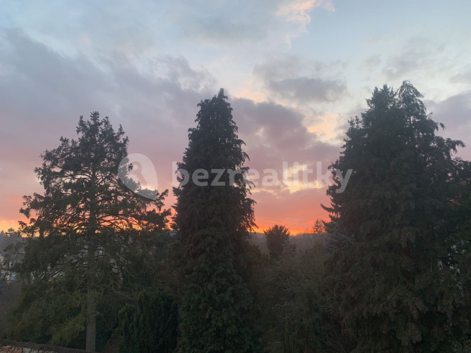 Prenájom bytu 4-izbový 75 m², Poštovní, Černošice, Středočeský kraj Prenájom bytu 4-izbový 75 m², Poštovní, Černošice, Středočeský kraj