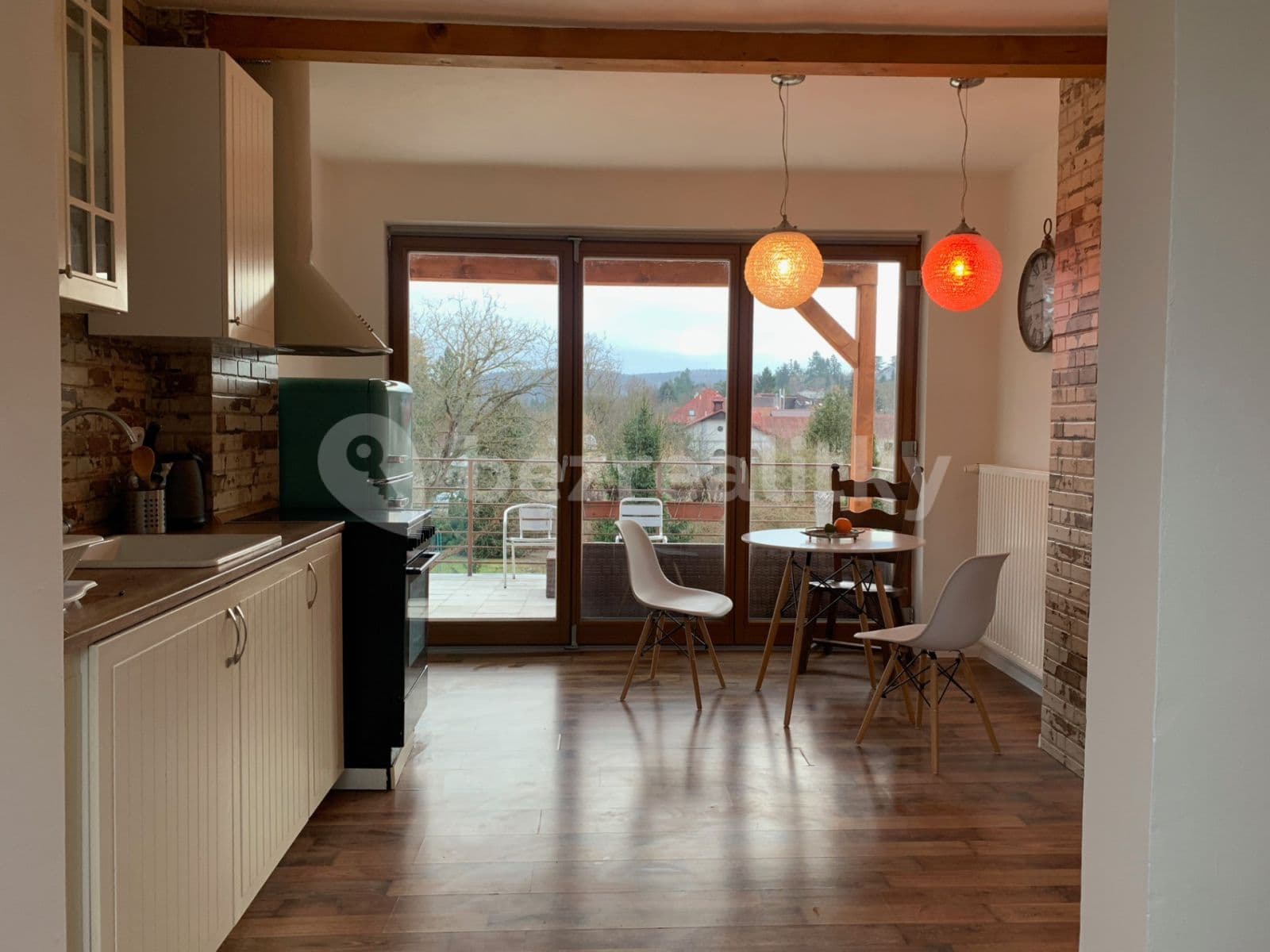 Prenájom bytu 4-izbový 75 m², Poštovní, Černošice, Středočeský kraj Prenájom bytu 4-izbový 75 m², Poštovní, Černošice, Středočeský kraj