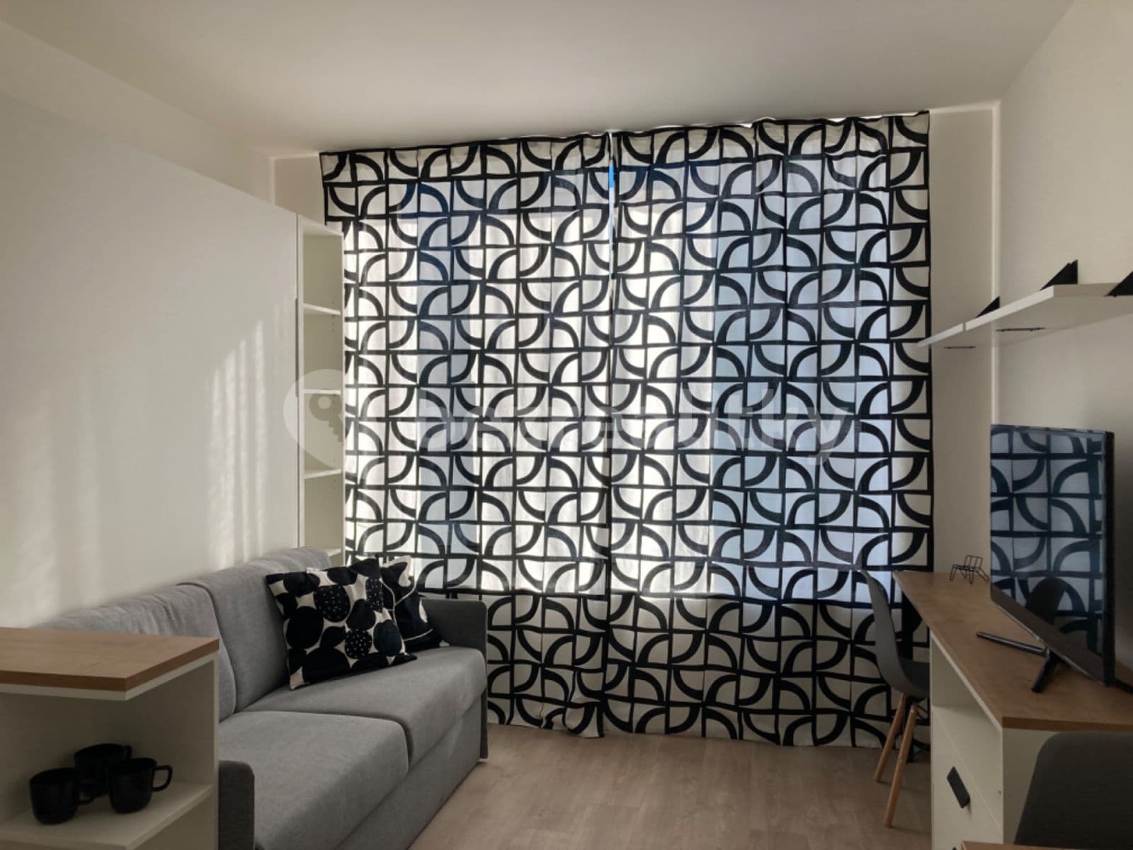 Prenájom bytu 1-izbový 20 m², Plzeňská, Praha, Praha Prenájom bytu 1-izbový 20 m², Plzeňská, Praha, Praha