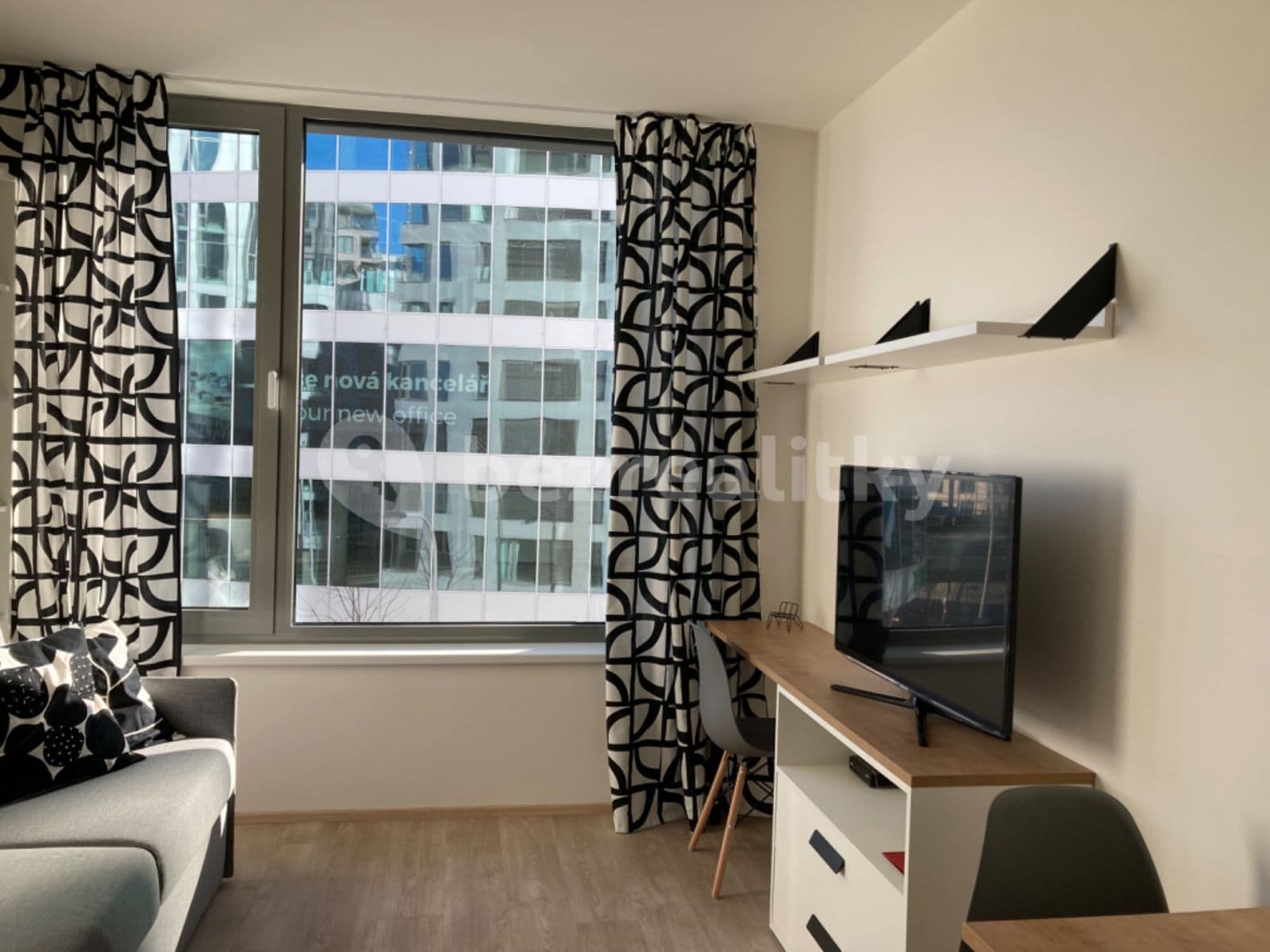 Prenájom bytu 1-izbový 20 m², Plzeňská, Praha, Praha Prenájom bytu 1-izbový 20 m², Plzeňská, Praha, Praha