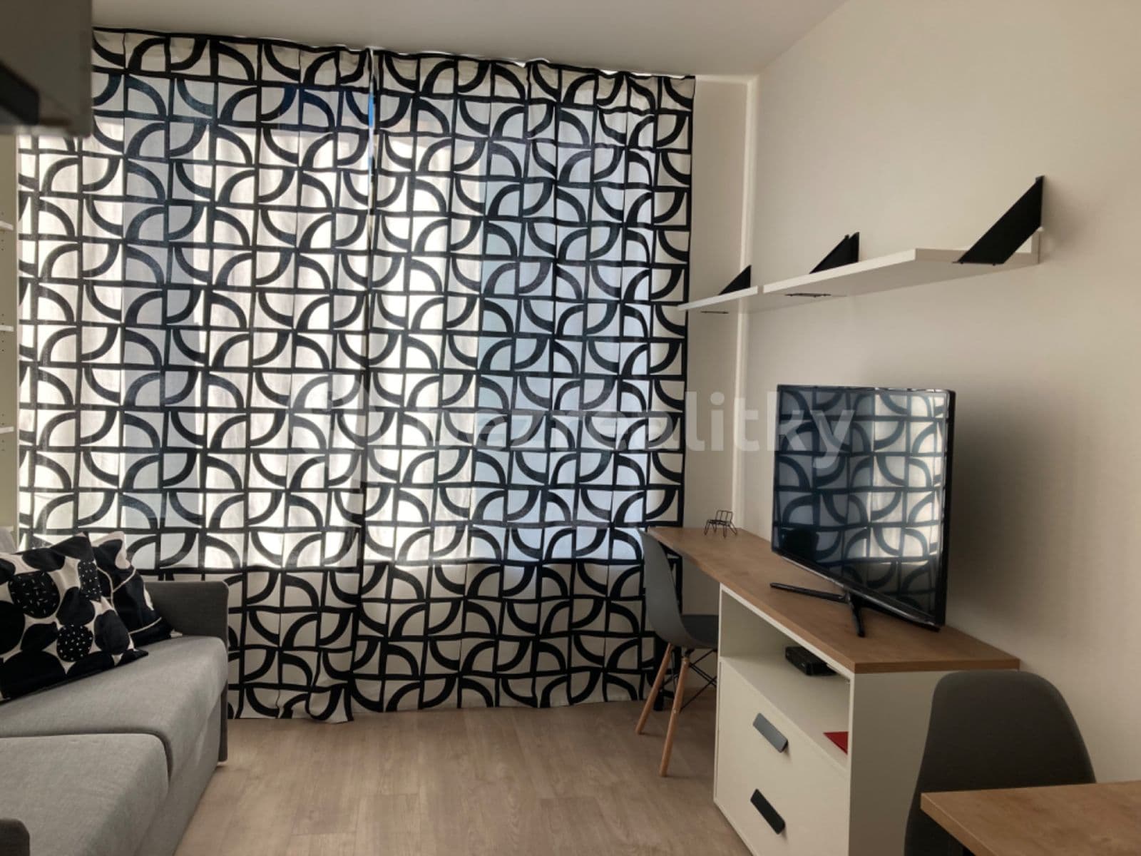 Prenájom bytu 1-izbový 20 m², Plzeňská, Praha, Praha Prenájom bytu 1-izbový 20 m², Plzeňská, Praha, Praha