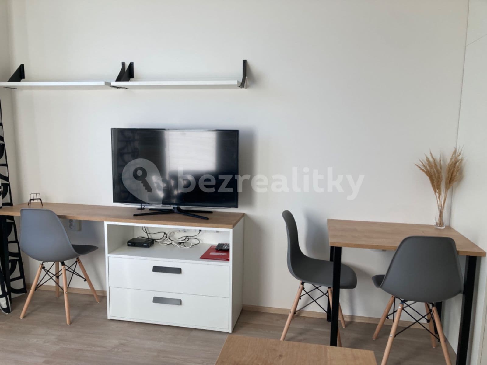Prenájom bytu 1-izbový 20 m², Plzeňská, Praha, Praha Prenájom bytu 1-izbový 20 m², Plzeňská, Praha, Praha
