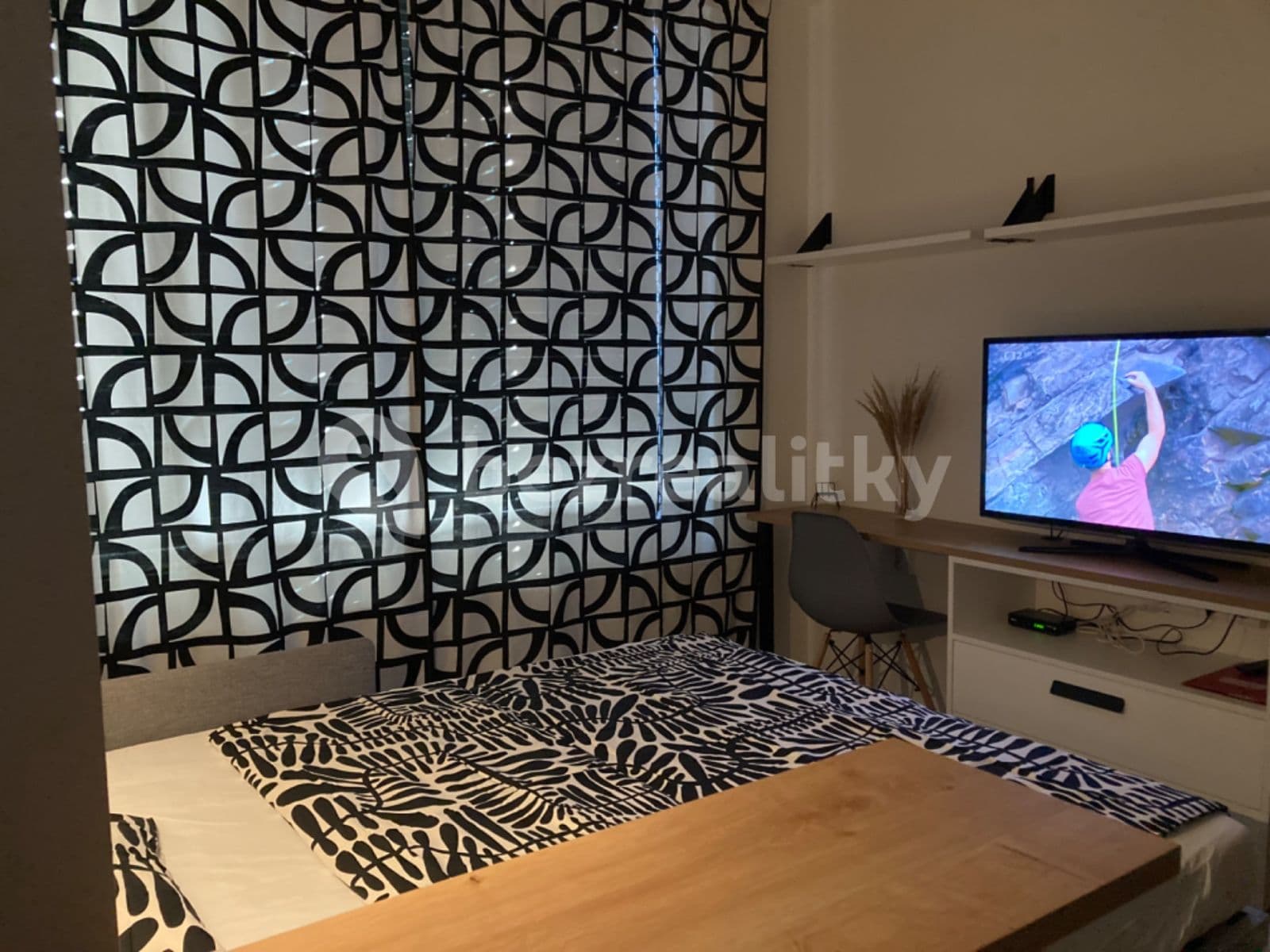 Prenájom bytu 1-izbový 20 m², Plzeňská, Praha, Praha Prenájom bytu 1-izbový 20 m², Plzeňská, Praha, Praha