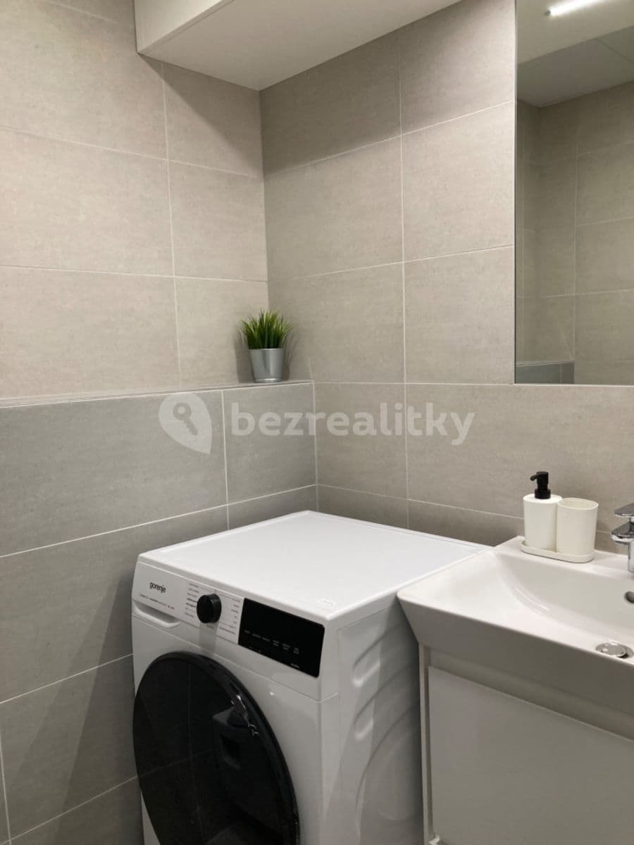 Prenájom bytu 1-izbový 20 m², Plzeňská, Praha, Praha Prenájom bytu 1-izbový 20 m², Plzeňská, Praha, Praha
