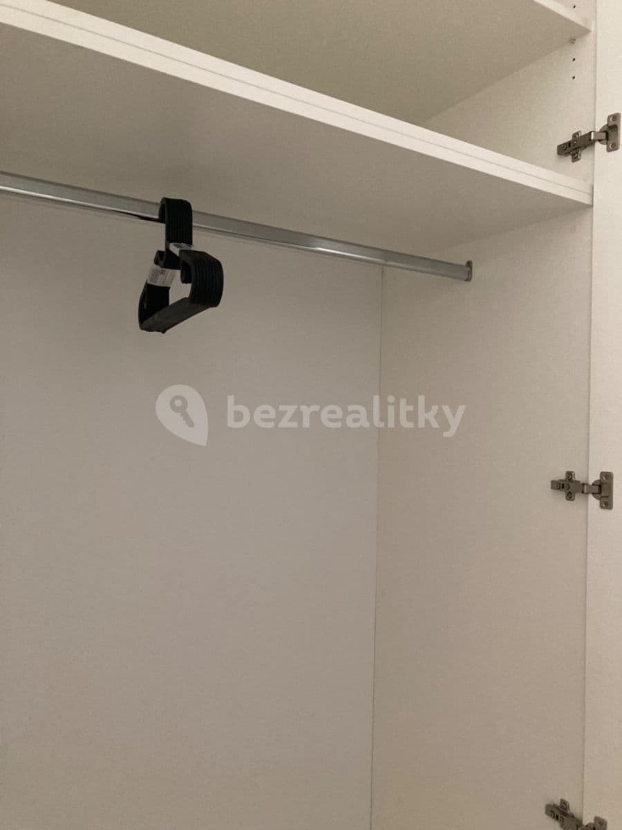 Prenájom bytu 1-izbový 20 m², Plzeňská, Praha, Praha Prenájom bytu 1-izbový 20 m², Plzeňská, Praha, Praha