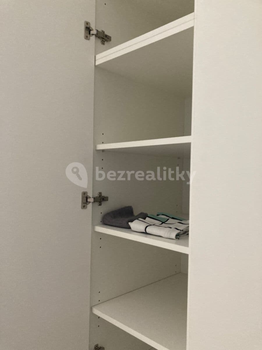 Prenájom bytu 1-izbový 20 m², Plzeňská, Praha, Praha Prenájom bytu 1-izbový 20 m², Plzeňská, Praha, Praha