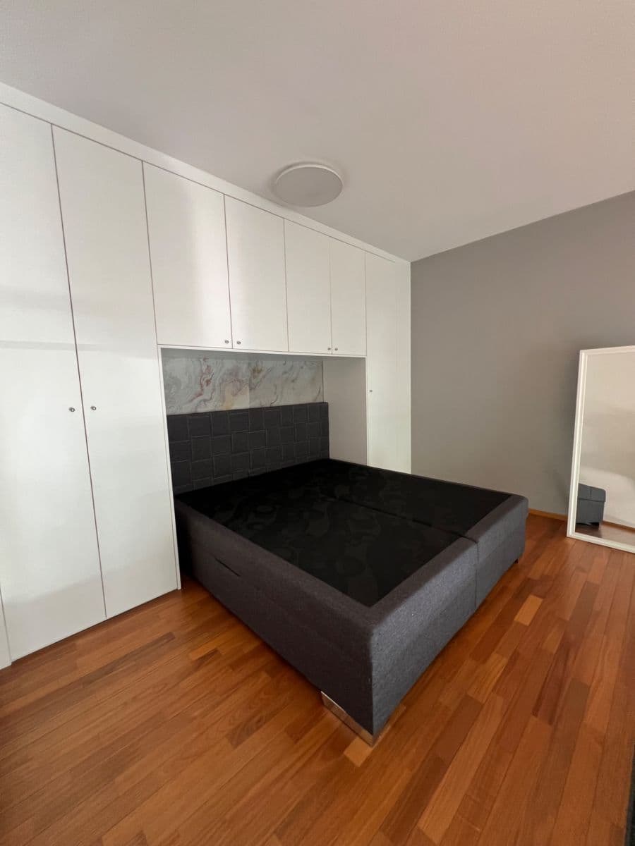 Prenájom bytu 50 m², Šaldova, Praha, Praha Prenájom bytu 50 m², Šaldova, Praha, Praha