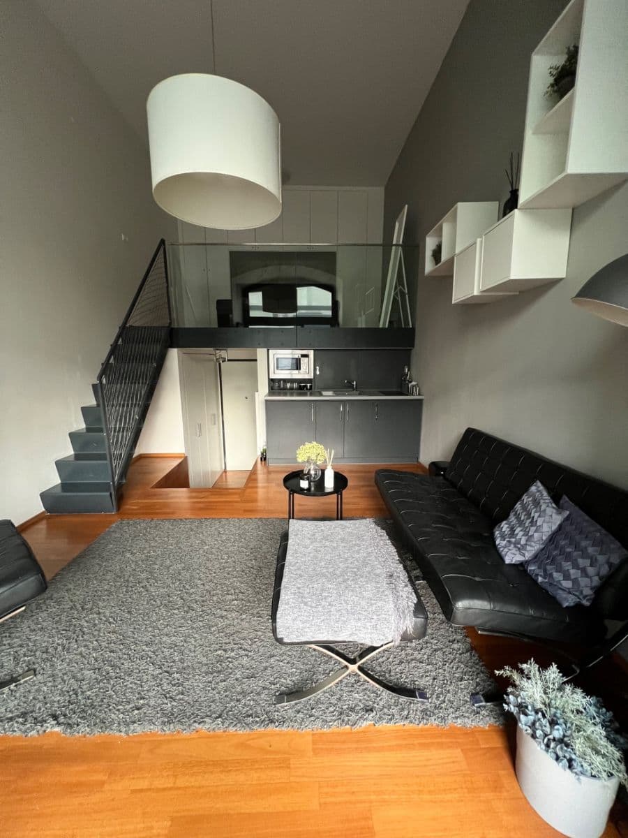 Prenájom bytu 50 m², Šaldova, Praha, Praha Prenájom bytu 50 m², Šaldova, Praha, Praha