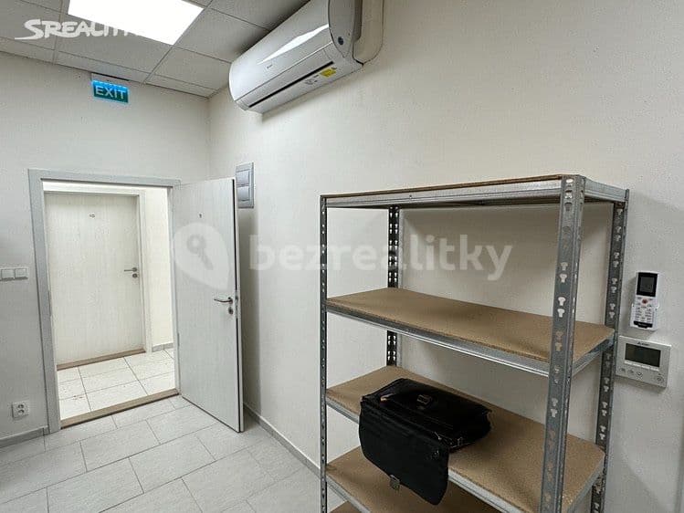 Prenájom nebytového priestoru 77 m², Horní náměstí, Divišov, Středočeský kraj Prenájom nebytového priestoru 77 m², Horní náměstí, Divišov, Středočeský kraj