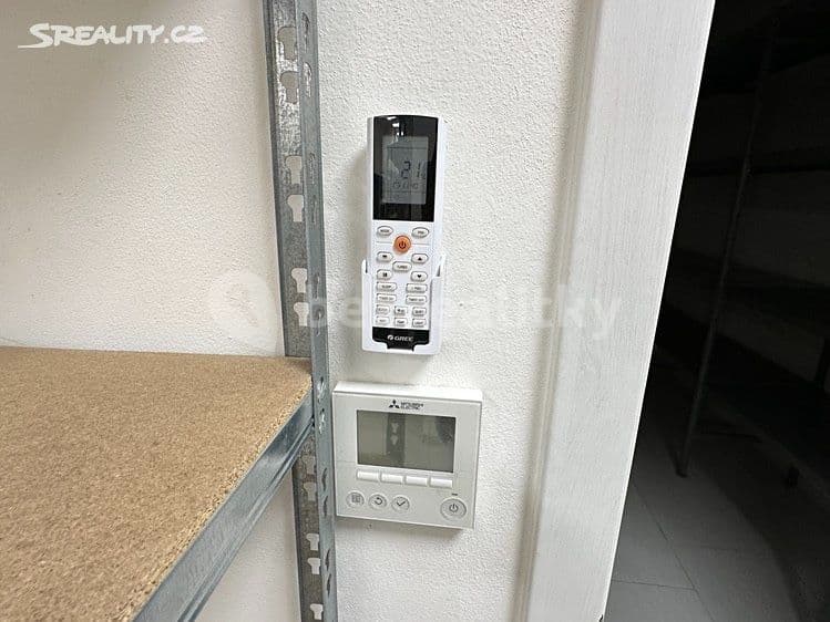 Prenájom nebytového priestoru 77 m², Horní náměstí, Divišov, Středočeský kraj Prenájom nebytového priestoru 77 m², Horní náměstí, Divišov, Středočeský kraj