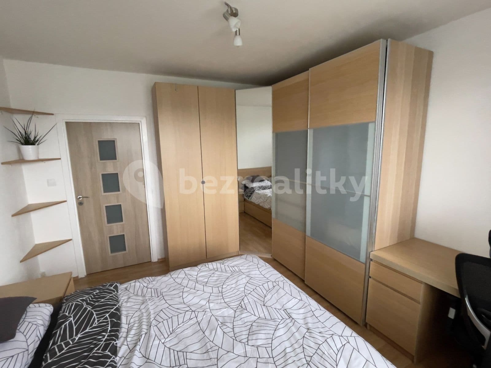 Prenájom bytu 2-izbový 40 m², Štúrova, Praha, Praha Prenájom bytu 2-izbový 40 m², Štúrova, Praha, Praha