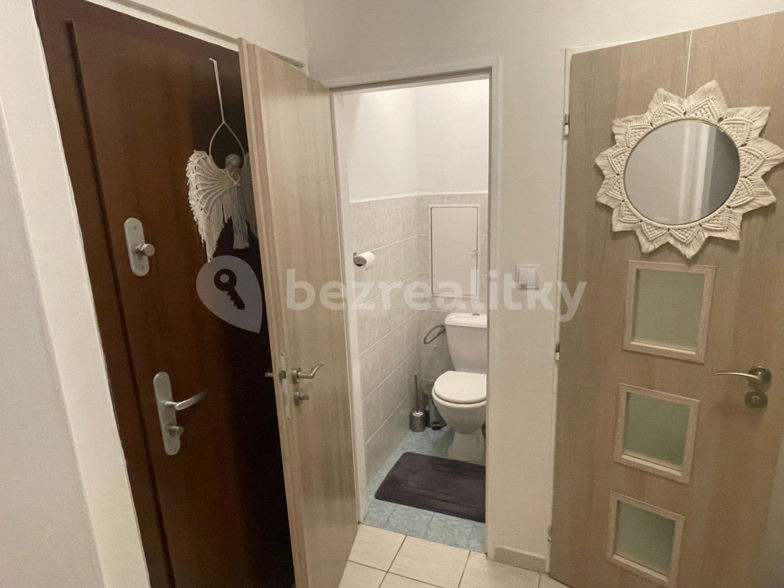 Prenájom bytu 2-izbový 40 m², Štúrova, Praha, Praha Prenájom bytu 2-izbový 40 m², Štúrova, Praha, Praha