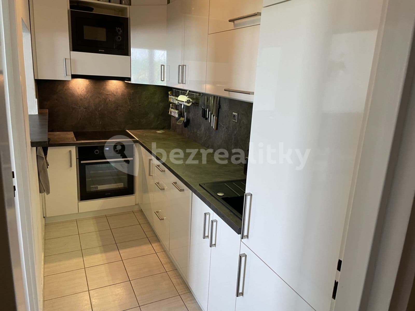 Prenájom bytu 2-izbový 40 m², Štúrova, Praha, Praha Prenájom bytu 2-izbový 40 m², Štúrova, Praha, Praha