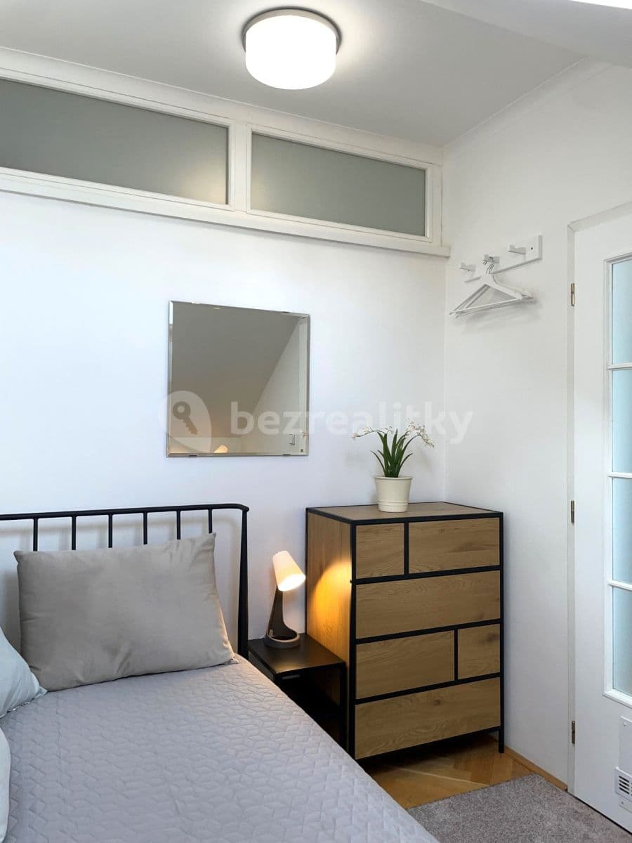 Prenájom bytu 3-izbový 57 m², Havlovská, Praha, Praha Prenájom bytu 3-izbový 57 m², Havlovská, Praha, Praha