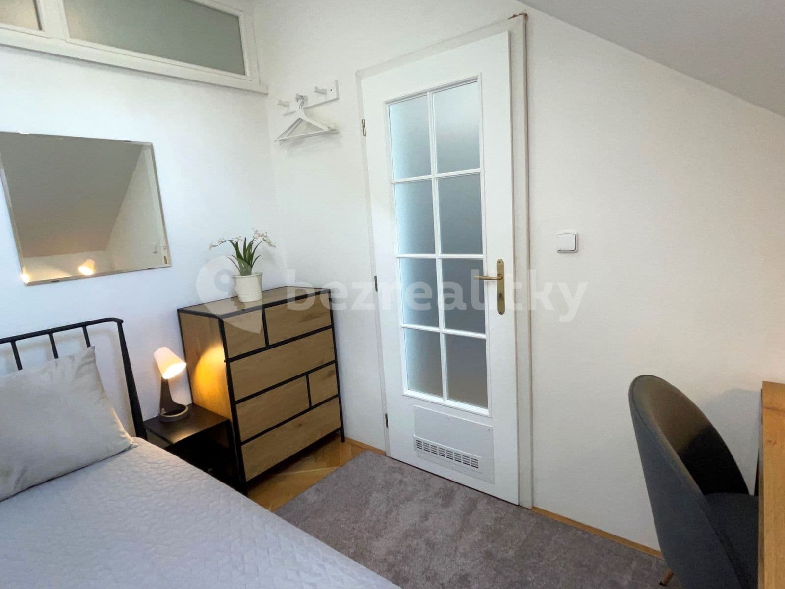 Prenájom bytu 3-izbový 57 m², Havlovská, Praha, Praha Prenájom bytu 3-izbový 57 m², Havlovská, Praha, Praha