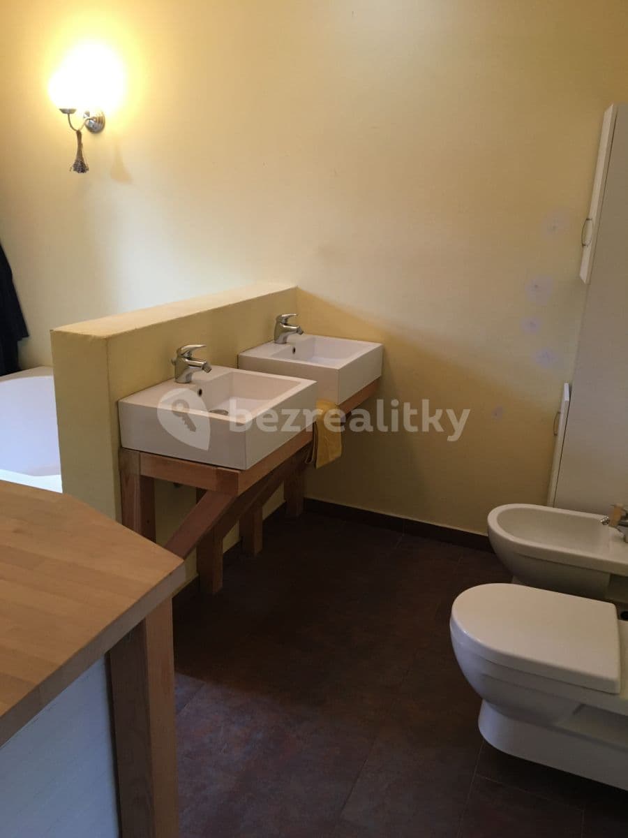 Prenájom bytu 5-izbový 150 m², Prachovská, Praha, Praha Prenájom bytu 5-izbový 150 m², Prachovská, Praha, Praha