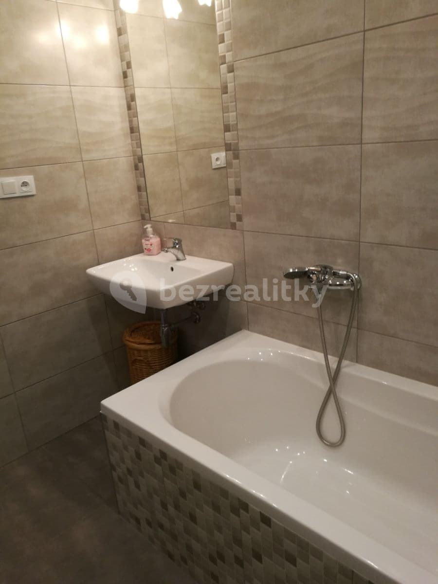 Prenájom bytu 2-izbový 56 m², Husinecká, Praha, Praha Prenájom bytu 2-izbový 56 m², Husinecká, Praha, Praha