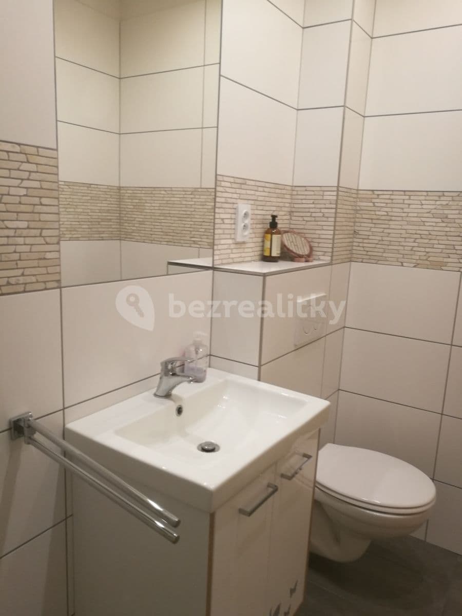 Prenájom bytu 2-izbový 56 m², Husinecká, Praha, Praha Prenájom bytu 2-izbový 56 m², Husinecká, Praha, Praha