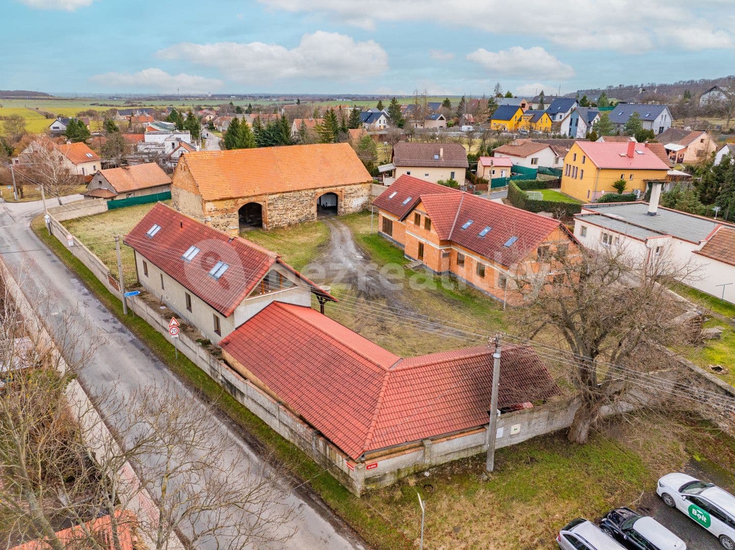 Predaj domu 591 m², pozemek 3.275 m², Panenské Břežany, Středočeský kraj