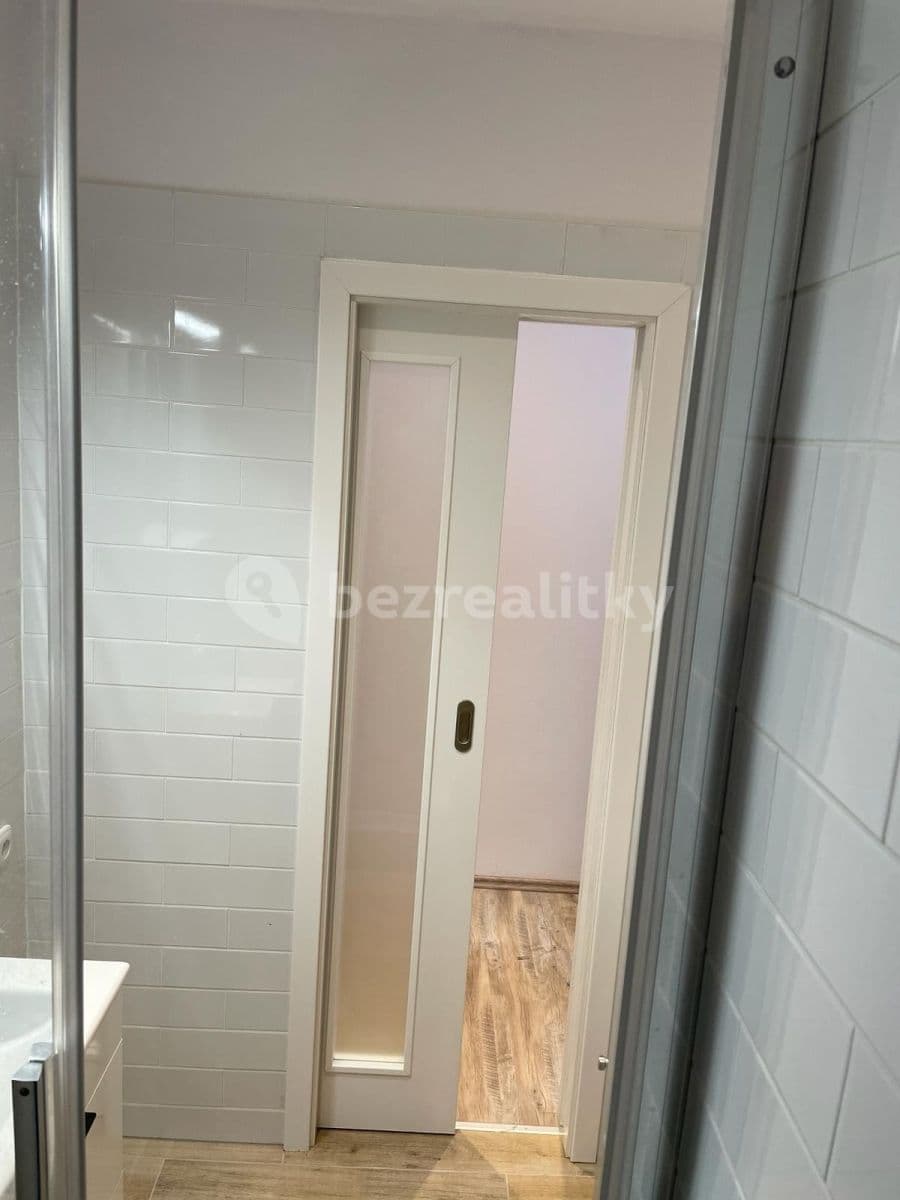 Prenájom bytu 2-izbový 35 m², Těšínská, Plzeň, Plzeňský kraj Prenájom bytu 2-izbový 35 m², Těšínská, Plzeň, Plzeňský kraj