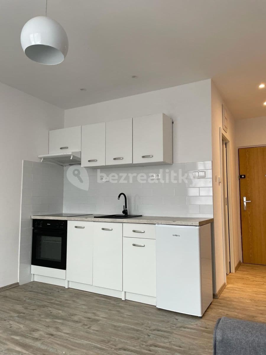 Prenájom bytu 2-izbový 35 m², Těšínská, Plzeň, Plzeňský kraj Prenájom bytu 2-izbový 35 m², Těšínská, Plzeň, Plzeňský kraj