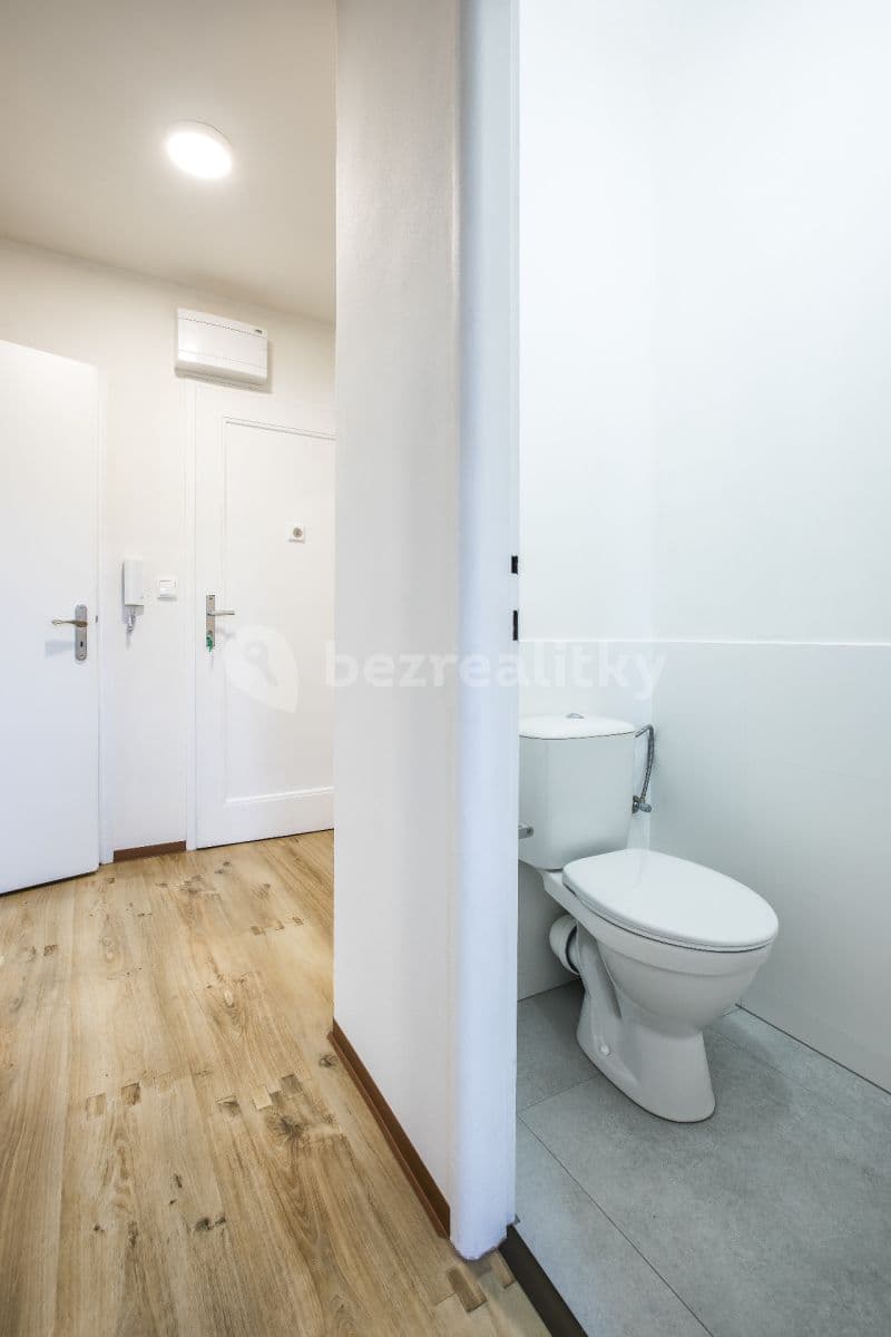 Prenájom bytu 2-izbový 56 m², Jungmannova, Liberec, Liberecký kraj Prenájom bytu 2-izbový 56 m², Jungmannova, Liberec, Liberecký kraj
