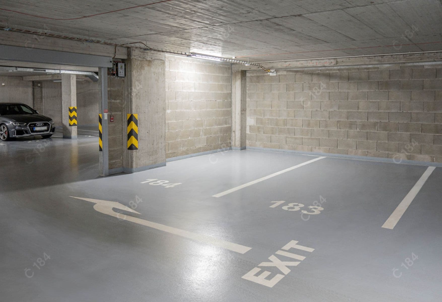 Prenájom garáže 15 m², Čerpadlová, Praha, Praha Prenájom garáže 15 m², Čerpadlová, Praha, Praha