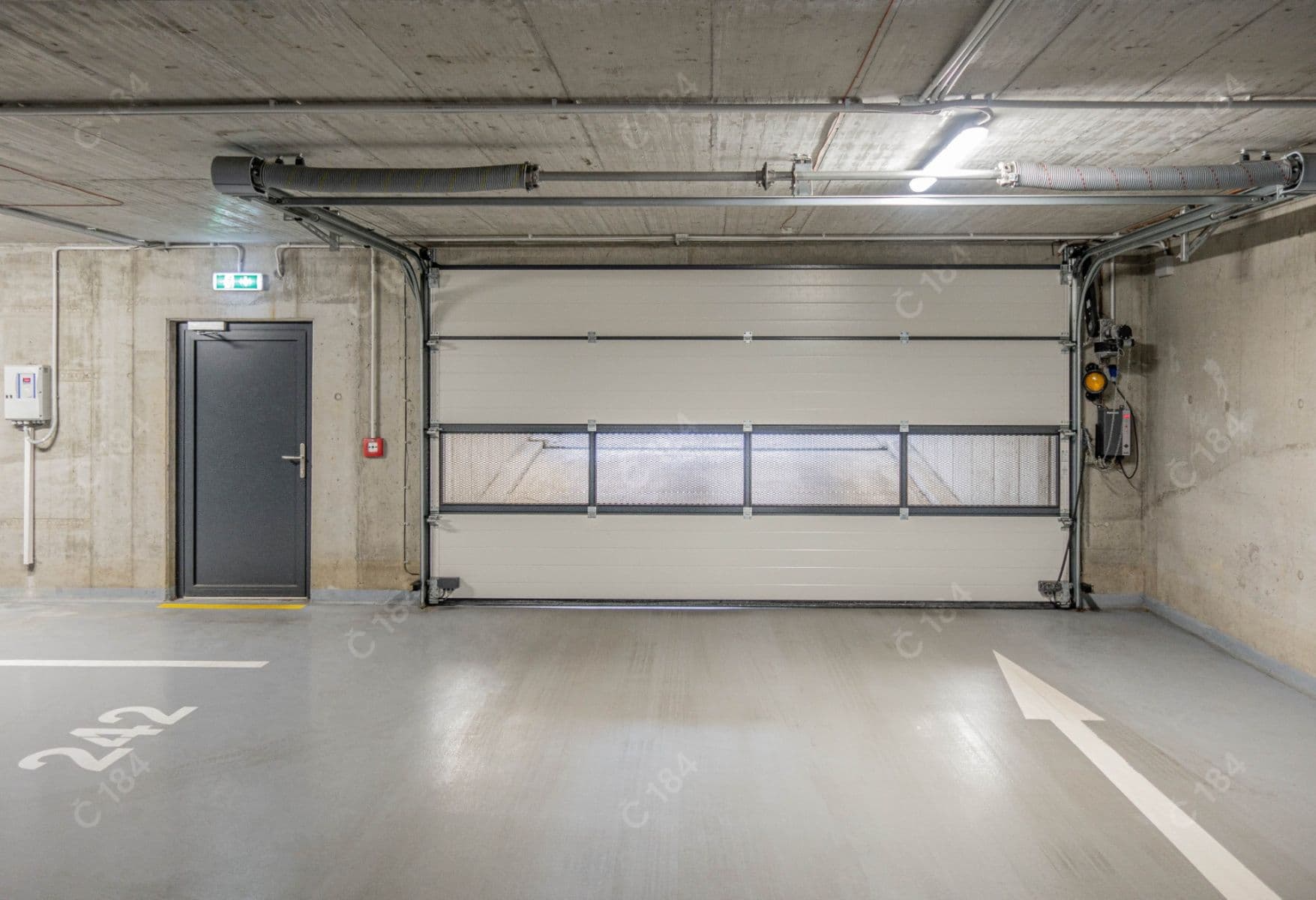 Prenájom garáže 15 m², Čerpadlová, Praha, Praha Prenájom garáže 15 m², Čerpadlová, Praha, Praha