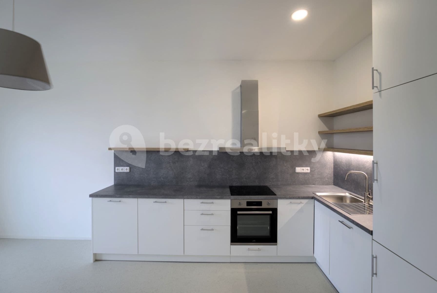 Prenájom bytu 3-izbový 105 m², Štolcova, Brno, Jihomoravský kraj Prenájom bytu 3-izbový 105 m², Štolcova, Brno, Jihomoravský kraj