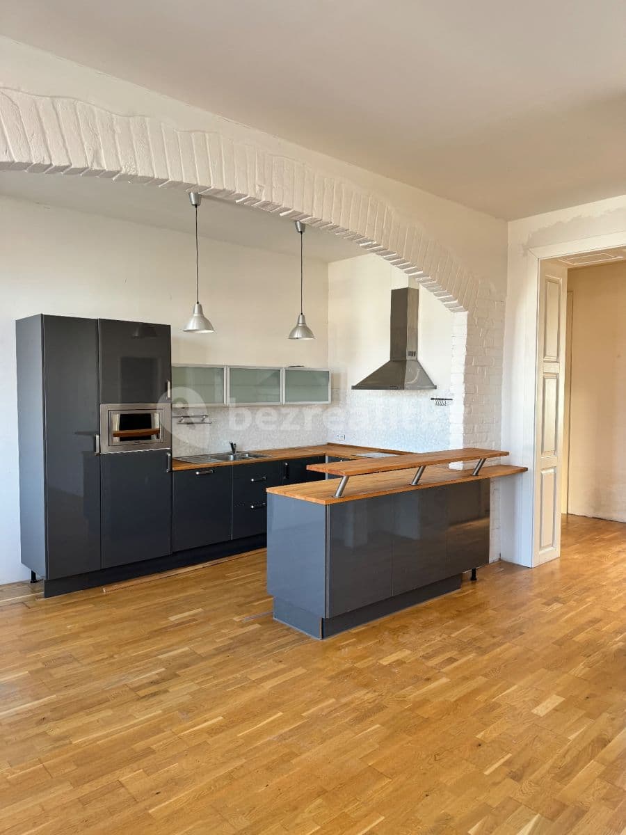 Prenájom bytu 3-izbový 84 m², Revoluční, Krnov, Moravskoslezský kraj Prenájom bytu 3-izbový 84 m², Revoluční, Krnov, Moravskoslezský kraj