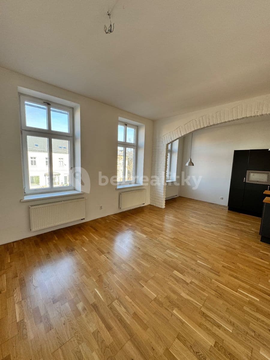 Prenájom bytu 3-izbový 84 m², Revoluční, Krnov, Moravskoslezský kraj Prenájom bytu 3-izbový 84 m², Revoluční, Krnov, Moravskoslezský kraj