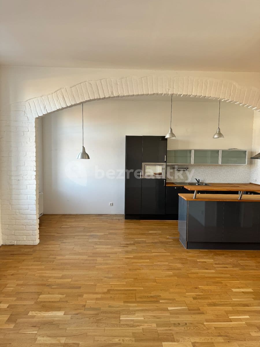 Prenájom bytu 3-izbový 84 m², Revoluční, Krnov, Moravskoslezský kraj Prenájom bytu 3-izbový 84 m², Revoluční, Krnov, Moravskoslezský kraj