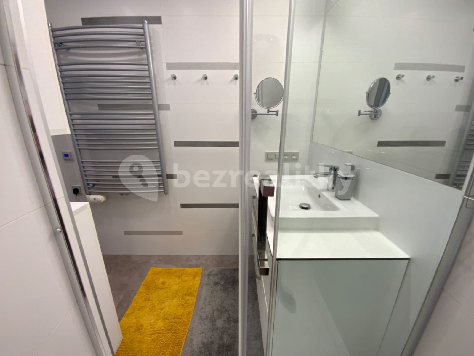 Prenájom bytu 3-izbový 83 m², Zárubova, Praha, Praha Prenájom bytu 3-izbový 83 m², Zárubova, Praha, Praha