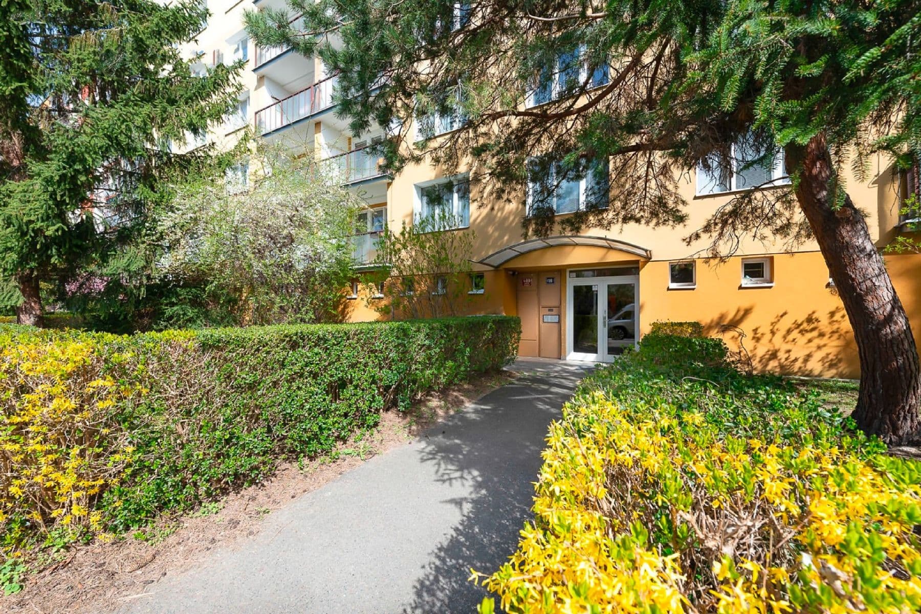 Prenájom bytu 3-izbový 83 m², Zárubova, Praha, Praha Prenájom bytu 3-izbový 83 m², Zárubova, Praha, Praha