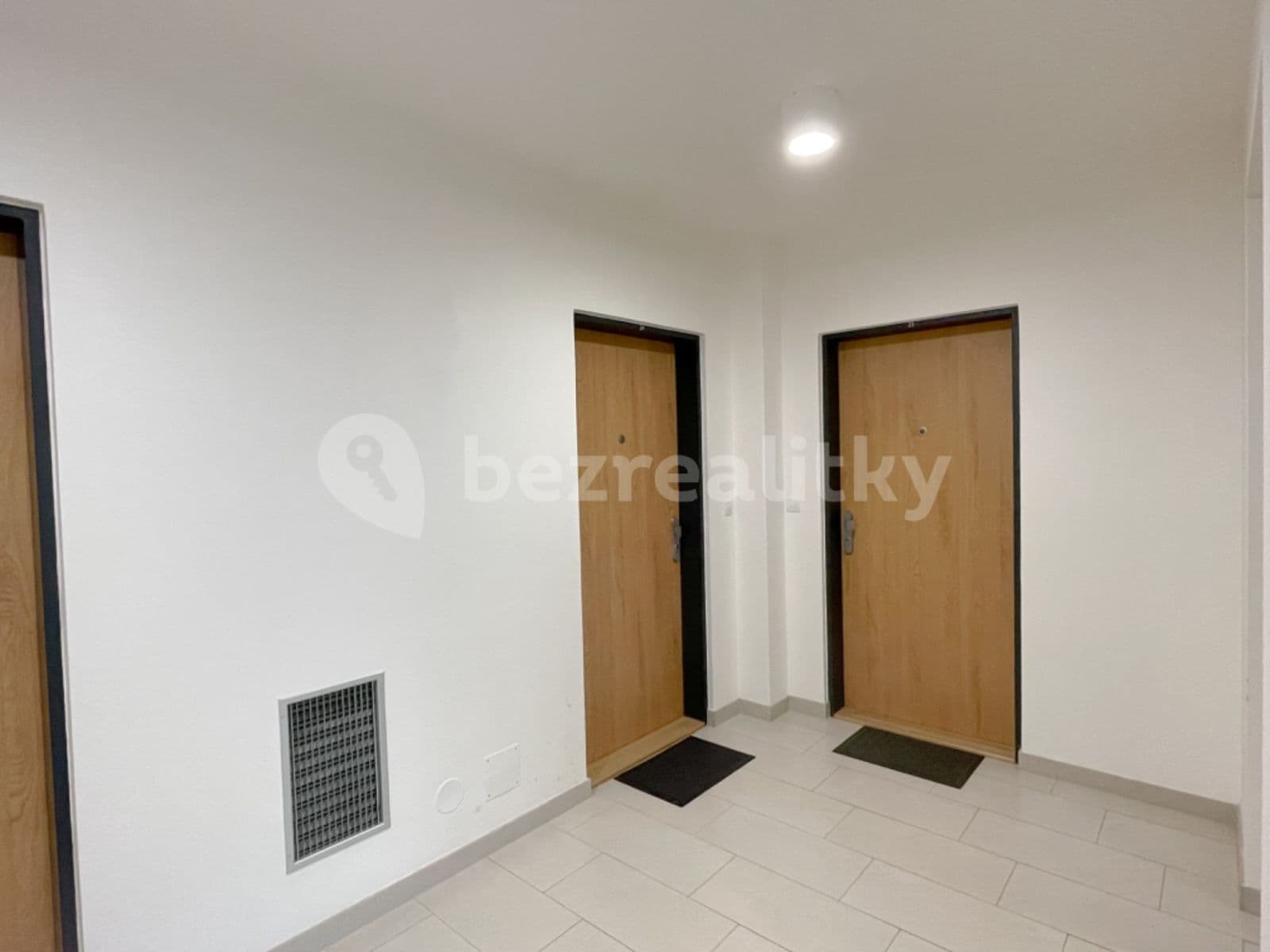 Prenájom bytu 1-izbový 40 m², Olgy Havlové, Praha, Praha Prenájom bytu 1-izbový 40 m², Olgy Havlové, Praha, Praha