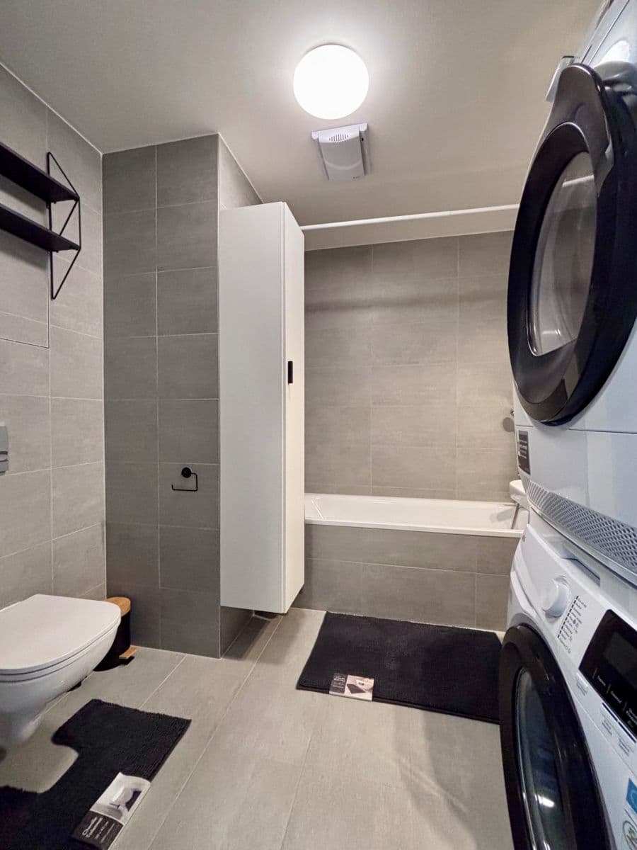 Prenájom bytu 1-izbový 40 m², Olgy Havlové, Praha, Praha Prenájom bytu 1-izbový 40 m², Olgy Havlové, Praha, Praha