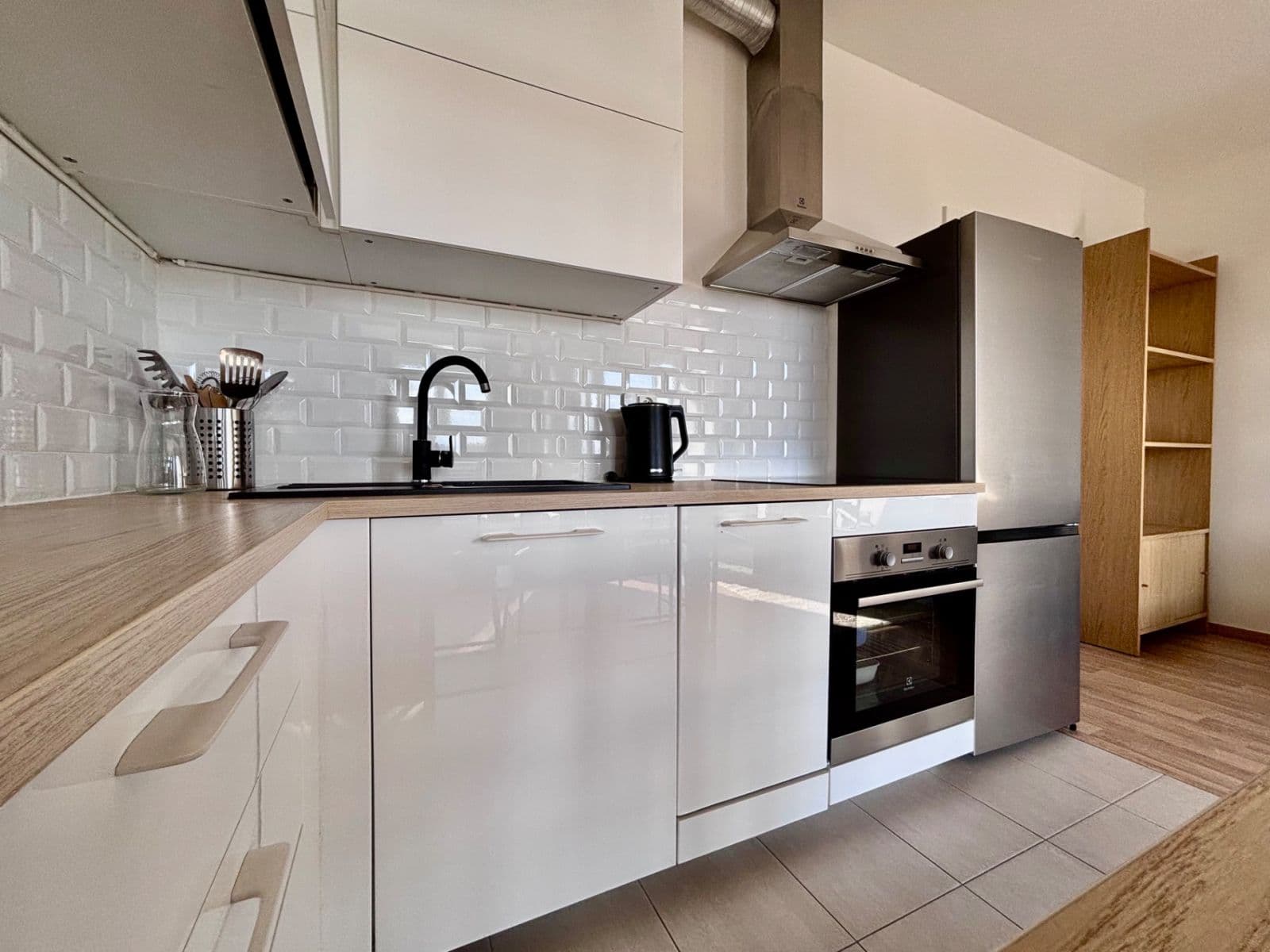 Prenájom bytu 1-izbový 40 m², Olgy Havlové, Praha, Praha Prenájom bytu 1-izbový 40 m², Olgy Havlové, Praha, Praha
