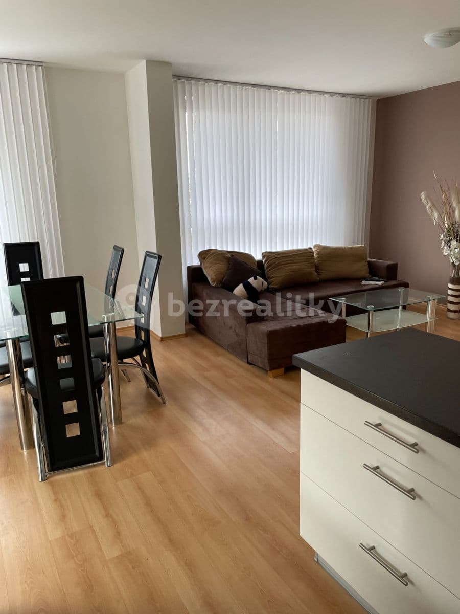 Prenájom bytu 3-izbový 80 m², Kabešova, Praha, Praha Prenájom bytu 3-izbový 80 m², Kabešova, Praha, Praha