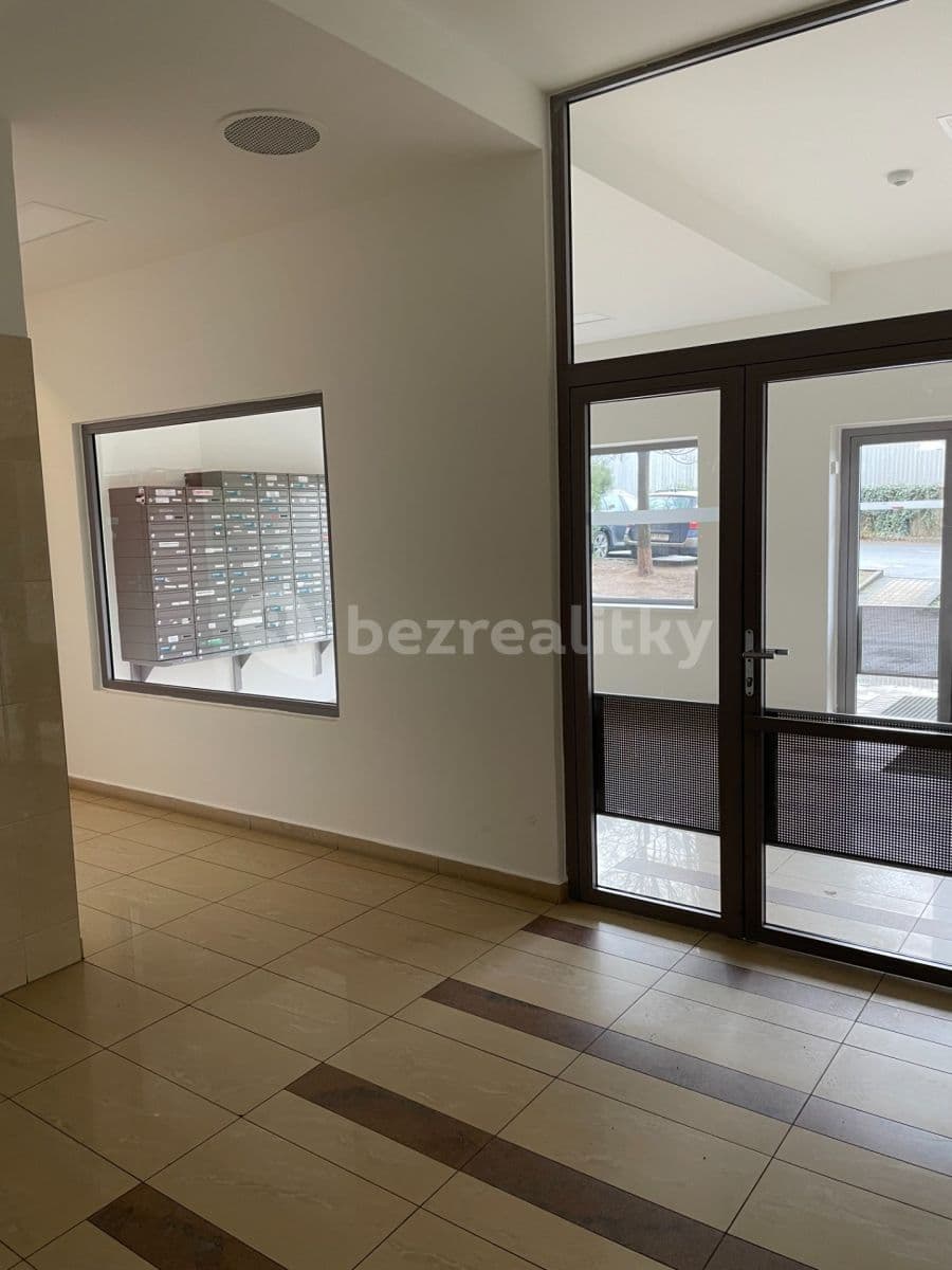 Prenájom bytu 3-izbový 80 m², Kabešova, Praha, Praha Prenájom bytu 3-izbový 80 m², Kabešova, Praha, Praha
