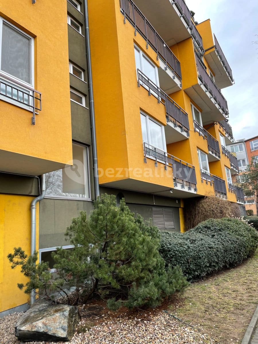 Prenájom bytu 3-izbový 80 m², Kabešova, Praha, Praha Prenájom bytu 3-izbový 80 m², Kabešova, Praha, Praha