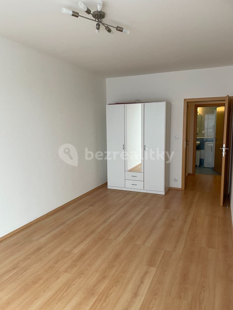 Prenájom bytu 3-izbový 80 m², Kabešova, Praha, Praha Prenájom bytu 3-izbový 80 m², Kabešova, Praha, Praha