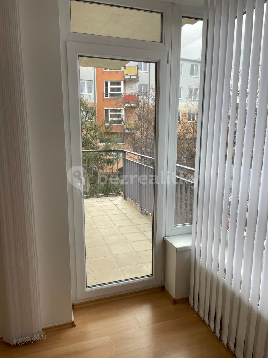 Prenájom bytu 3-izbový 80 m², Kabešova, Praha, Praha Prenájom bytu 3-izbový 80 m², Kabešova, Praha, Praha