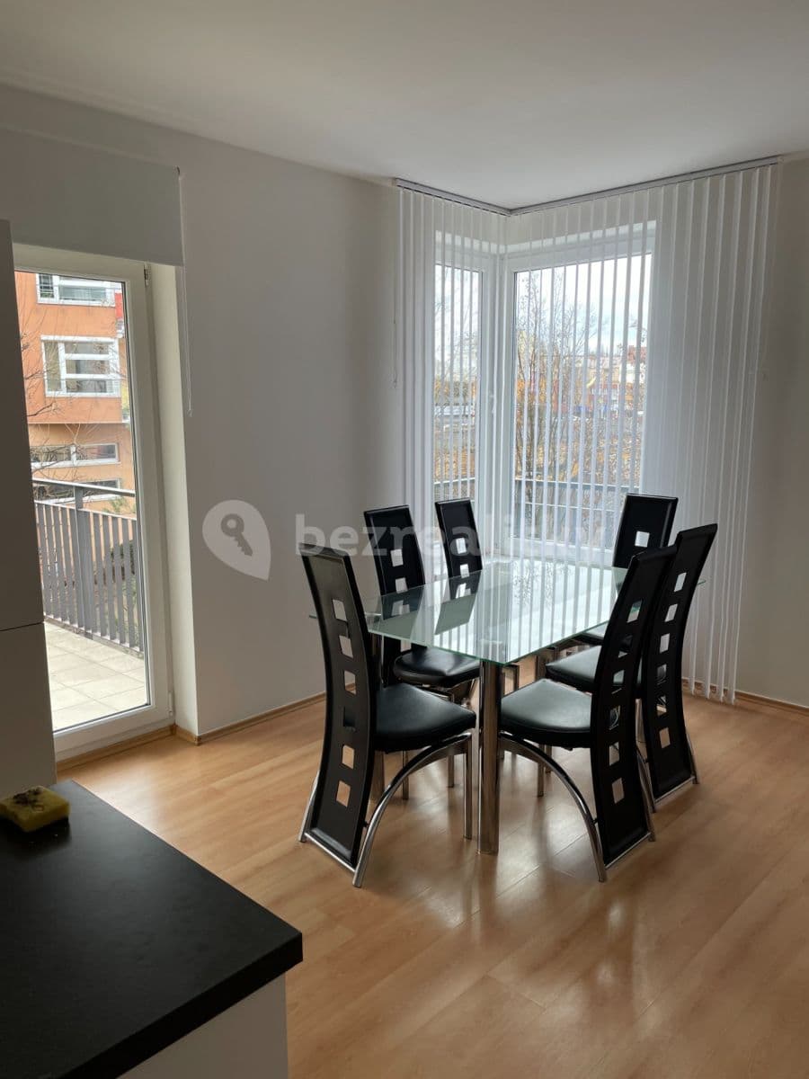 Prenájom bytu 3-izbový 80 m², Kabešova, Praha, Praha Prenájom bytu 3-izbový 80 m², Kabešova, Praha, Praha