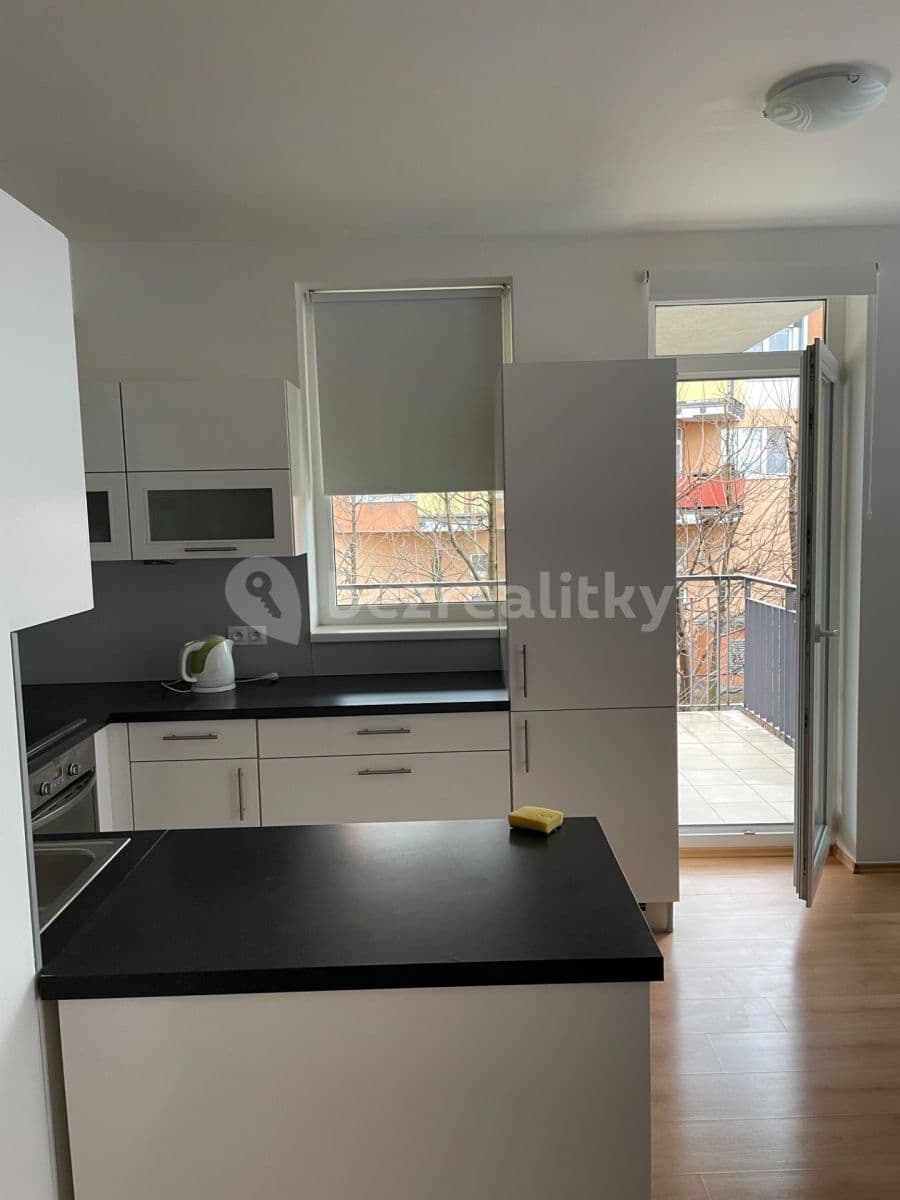 Prenájom bytu 3-izbový 80 m², Kabešova, Praha, Praha Prenájom bytu 3-izbový 80 m², Kabešova, Praha, Praha
